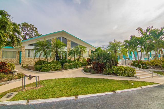 2004 Lake Osborne Drive 1, Lake Worth Beach, FL 33461