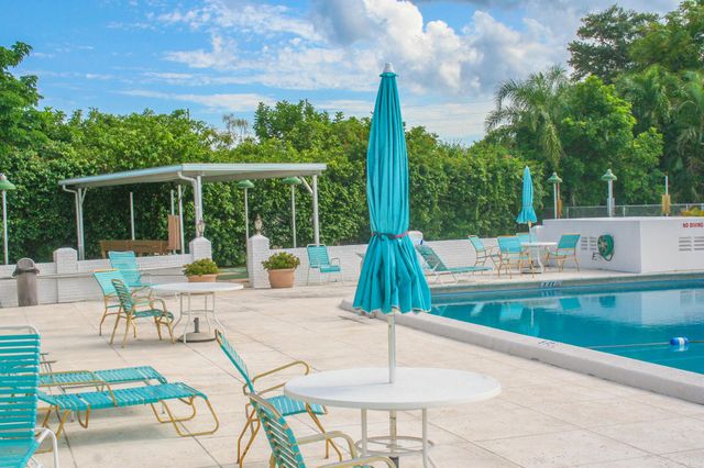 2004 Lake Osborne Drive 1, Lake Worth Beach, FL 33461