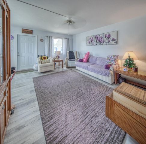 2004 Lake Osborne Drive 1, Lake Worth Beach, FL 33461