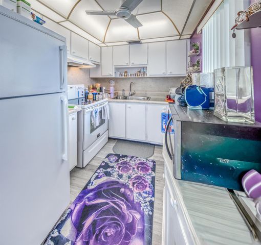 2004 Lake Osborne Drive 1, Lake Worth Beach, FL 33461