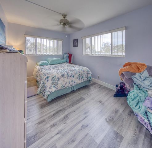 2004 Lake Osborne Drive 1, Lake Worth Beach, FL 33461