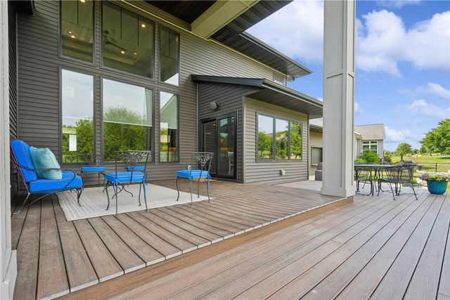 1184 Foxborough Dr, Marion, IA 52302
