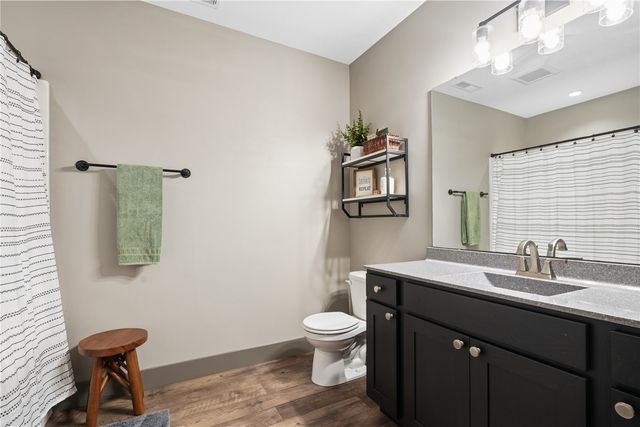 1184 Foxborough Dr, Marion, IA 52302