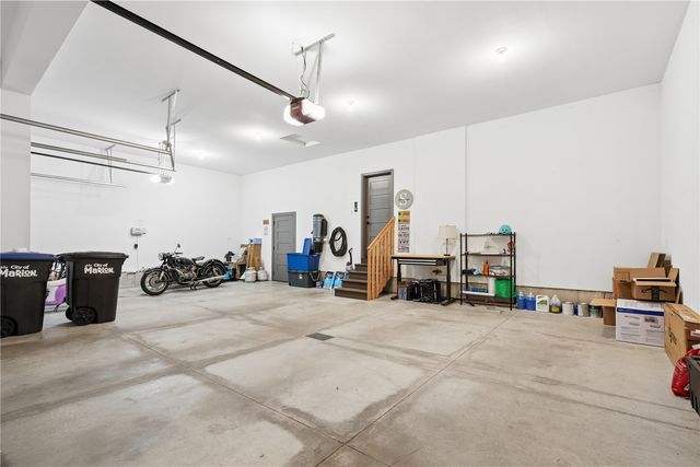 1184 Foxborough Dr, Marion, IA 52302