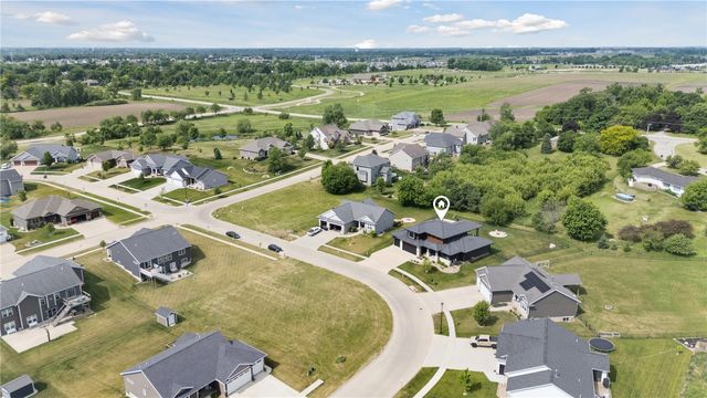 1184 Foxborough Dr, Marion, IA 52302