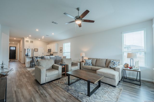 4947 RANAHAN PASS, St Hedwig, TX 78152