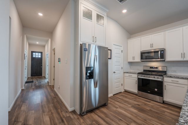 4947 RANAHAN PASS, St Hedwig, TX 78152