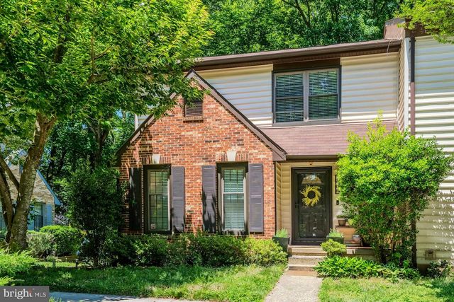 5908 ROBERTS COMMON CT, Burke, VA 22015