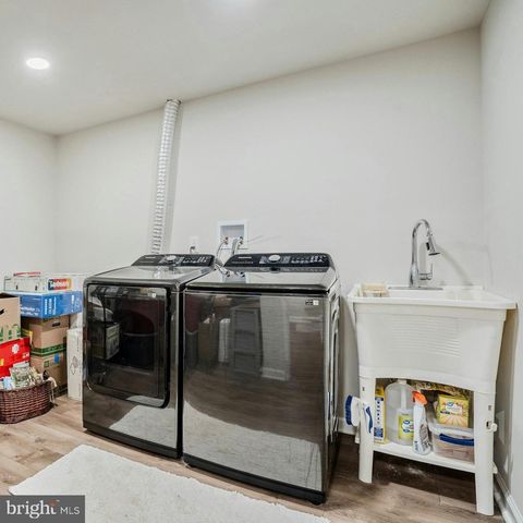 5908 ROBERTS COMMON CT, Burke, VA 22015