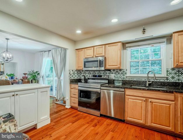 5908 ROBERTS COMMON CT, Burke, VA 22015