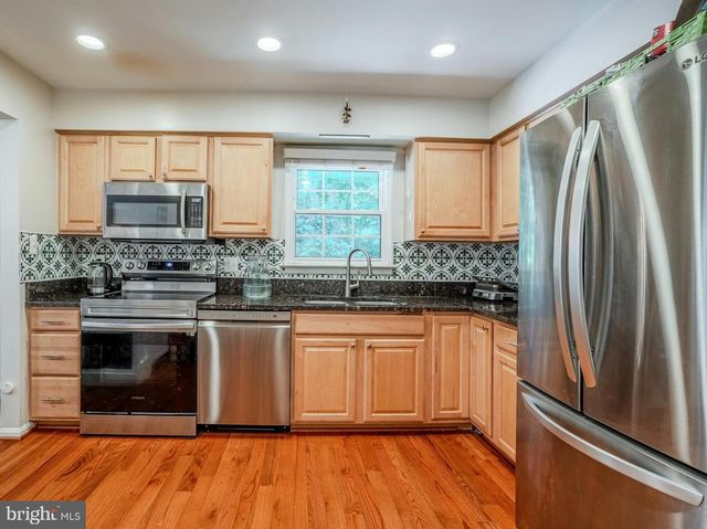 5908 ROBERTS COMMON CT, Burke, VA 22015