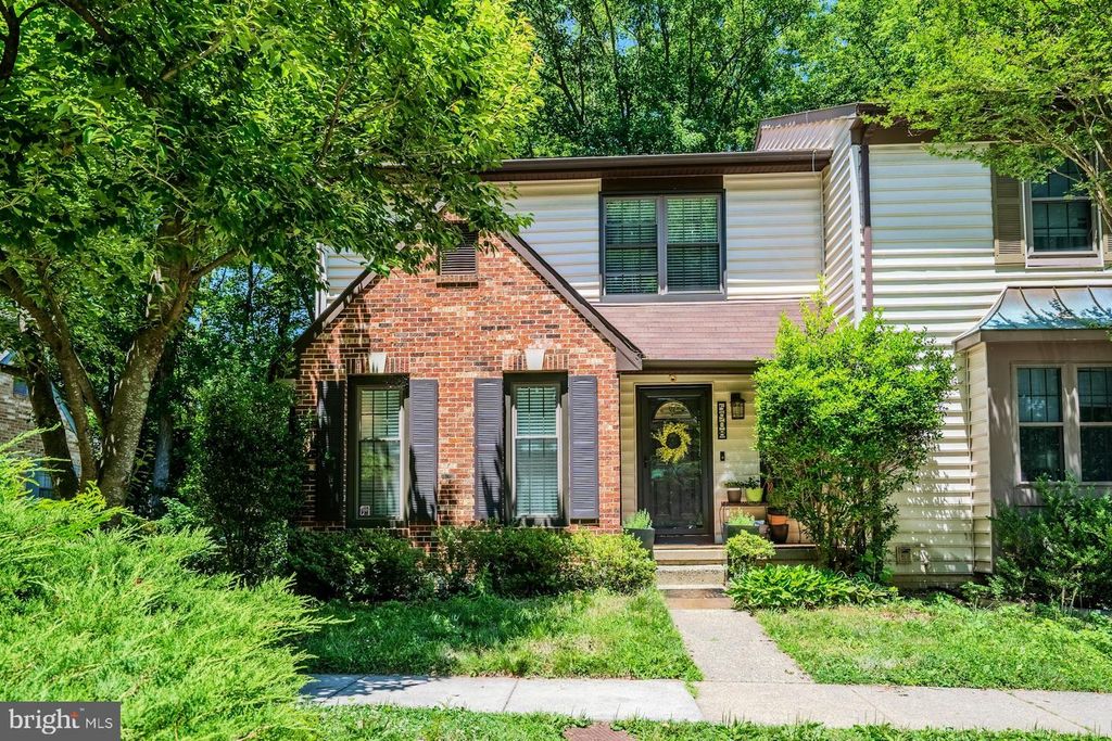 5908 ROBERTS COMMON CT, Burke, VA 22015