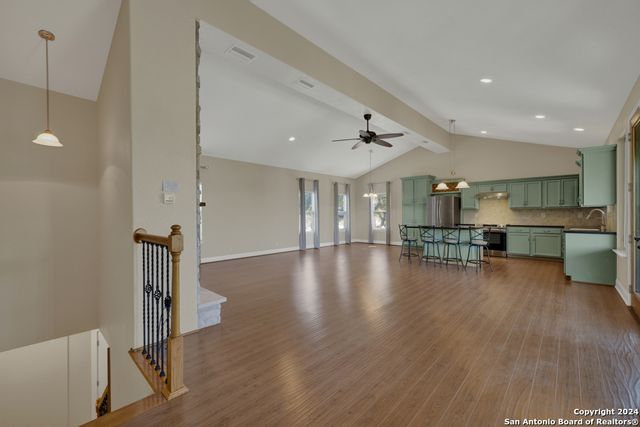 925 & 913 GLENN DR, Canyon Lake, TX 78133