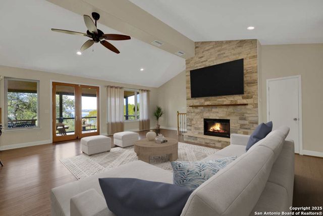 925 & 913 GLENN DR, Canyon Lake, TX 78133
