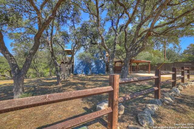 925 & 913 GLENN DR, Canyon Lake, TX 78133