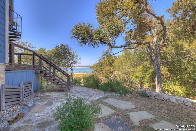 925 & 913 GLENN DR, Canyon Lake, TX 78133