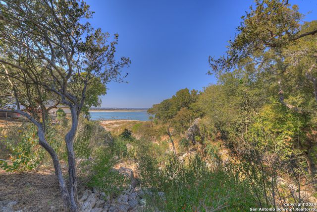 925 & 913 GLENN DR, Canyon Lake, TX 78133