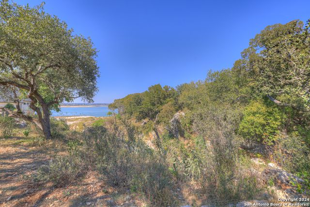 925 & 913 GLENN DR, Canyon Lake, TX 78133