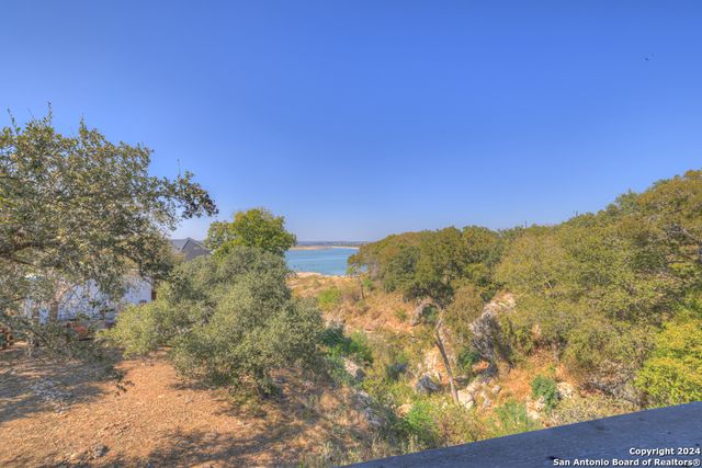 925 & 913 GLENN DR, Canyon Lake, TX 78133