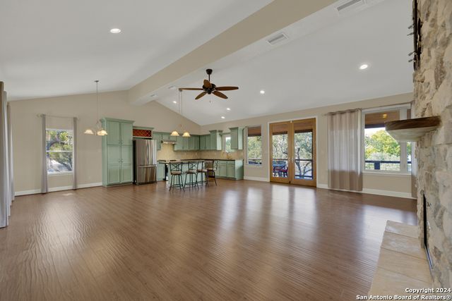 925 & 913 GLENN DR, Canyon Lake, TX 78133