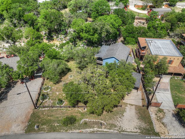 925 & 913 GLENN DR, Canyon Lake, TX 78133