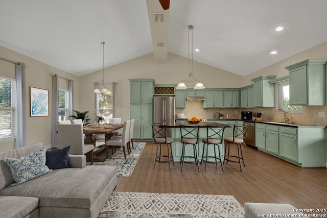 925 & 913 GLENN DR, Canyon Lake, TX 78133
