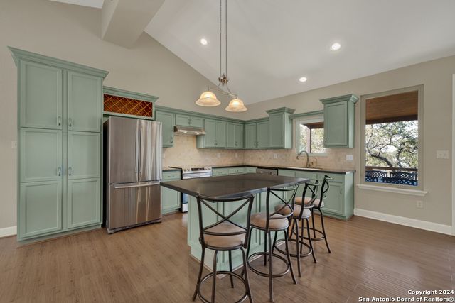 925 & 913 GLENN DR, Canyon Lake, TX 78133