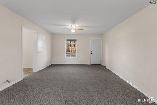 711 E BANK STREET, Iowa Park, TX 76367