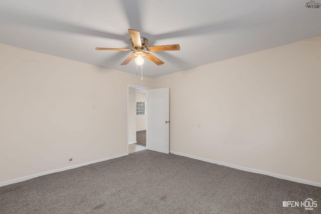 711 E BANK STREET, Iowa Park, TX 76367