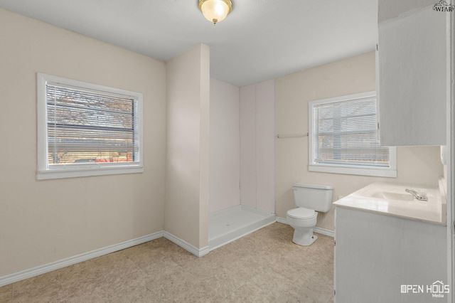 711 E BANK STREET, Iowa Park, TX 76367