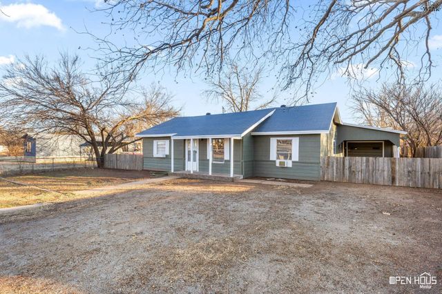 711 E BANK STREET, Iowa Park, TX 76367