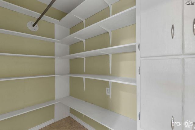 711 E BANK STREET, Iowa Park, TX 76367