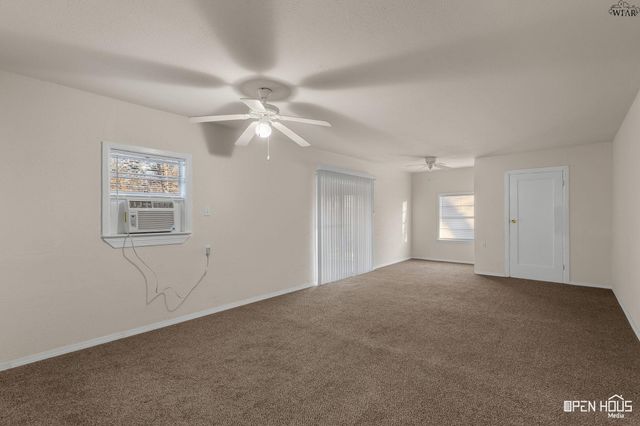 711 E BANK STREET, Iowa Park, TX 76367