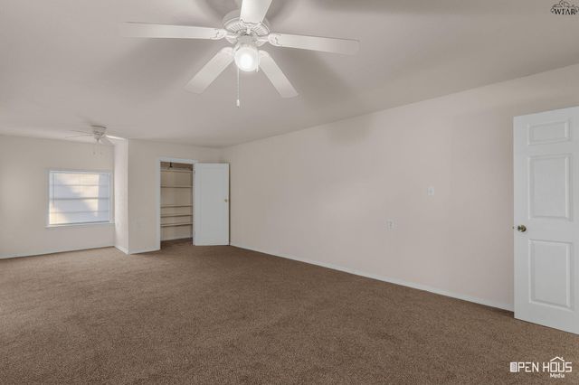 711 E BANK STREET, Iowa Park, TX 76367