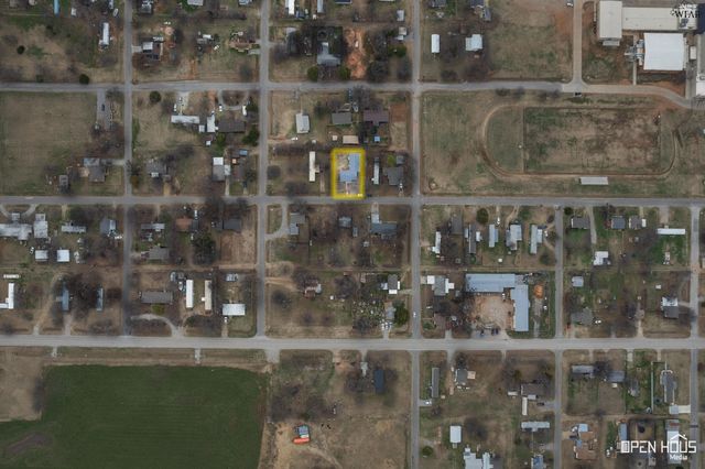 711 E BANK STREET, Iowa Park, TX 76367