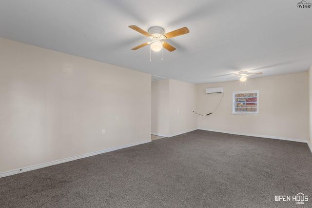 711 E BANK STREET, Iowa Park, TX 76367