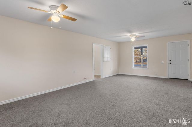 711 E BANK STREET, Iowa Park, TX 76367