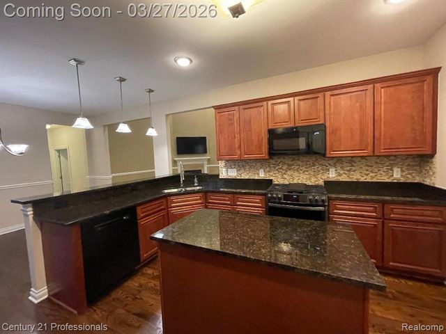 50153 Grant Street, Canton, MI 48188