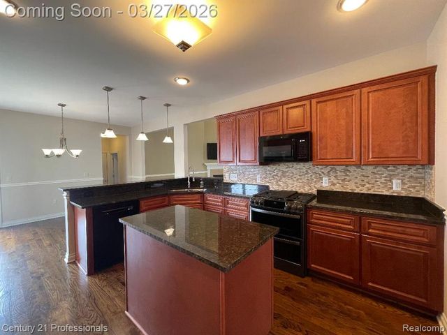 50153 Grant Street, Canton, MI 48188