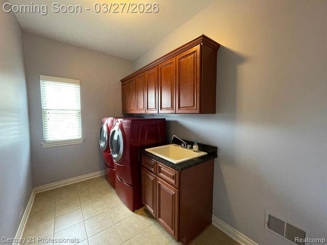 50153 Grant Street, Canton, MI 48188