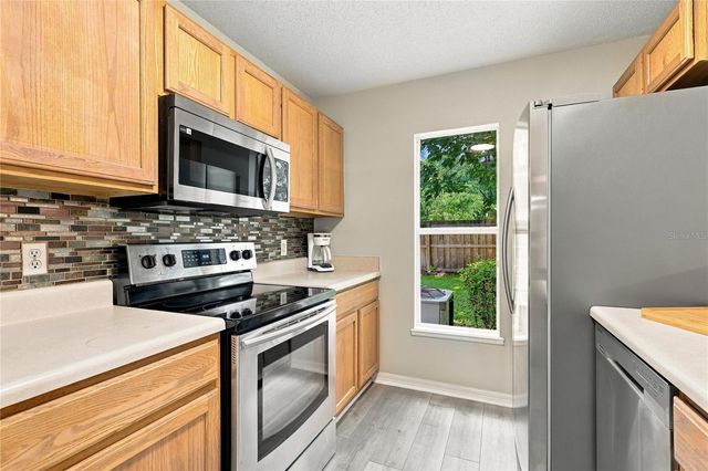 9912 ASHBURN LAKE DRIVE, Tampa, FL 33610