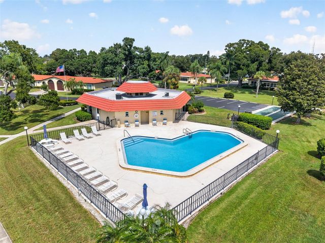 12200 VONN ROAD 7D, Largo, FL 33774