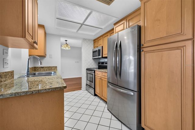 12200 VONN ROAD 7D, Largo, FL 33774