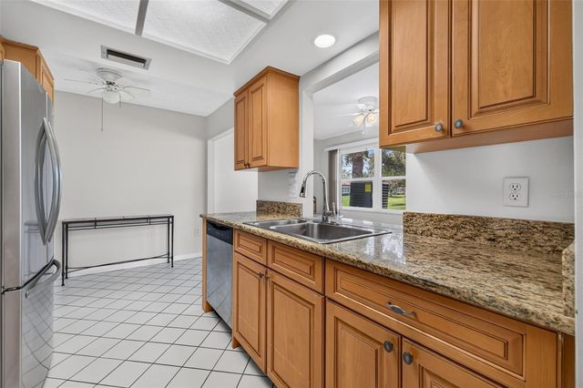 12200 VONN ROAD 7D, Largo, FL 33774