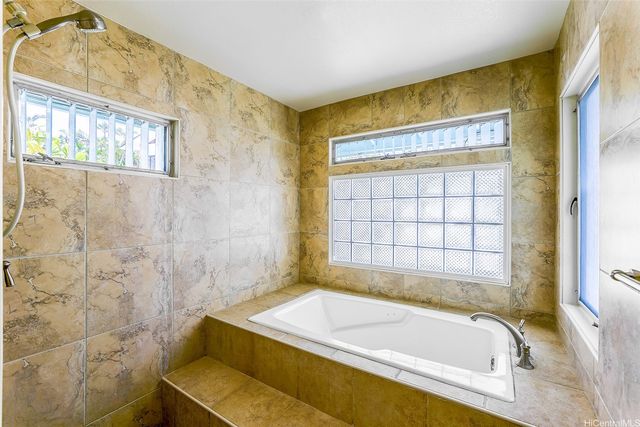 1439 Akuleana Place, Kailua, HI 96734