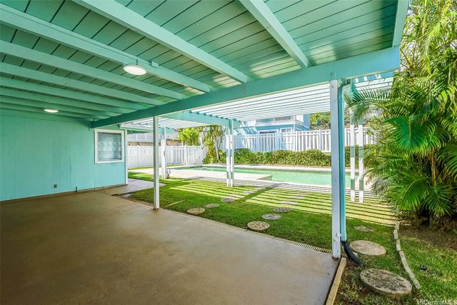 1439 Akuleana Place, Kailua, HI 96734