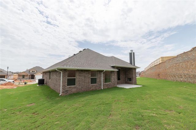 8233 Hazelwood Way, Edmond, OK 73034