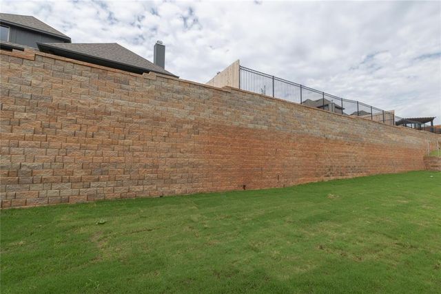 8233 Hazelwood Way, Edmond, OK 73034