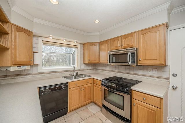 1803 Seven Pines, St Louis, MO 63146