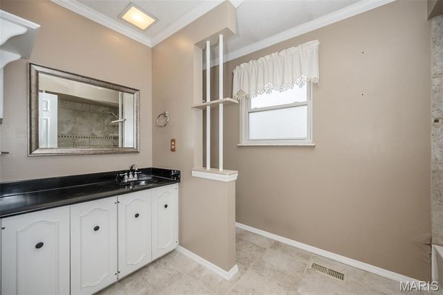 1803 Seven Pines, St Louis, MO 63146